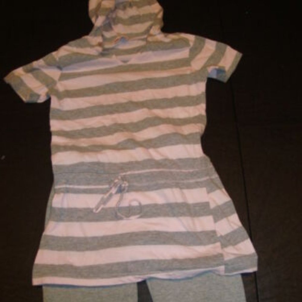 FIREHOUSE  TOP AND CAPRI SET